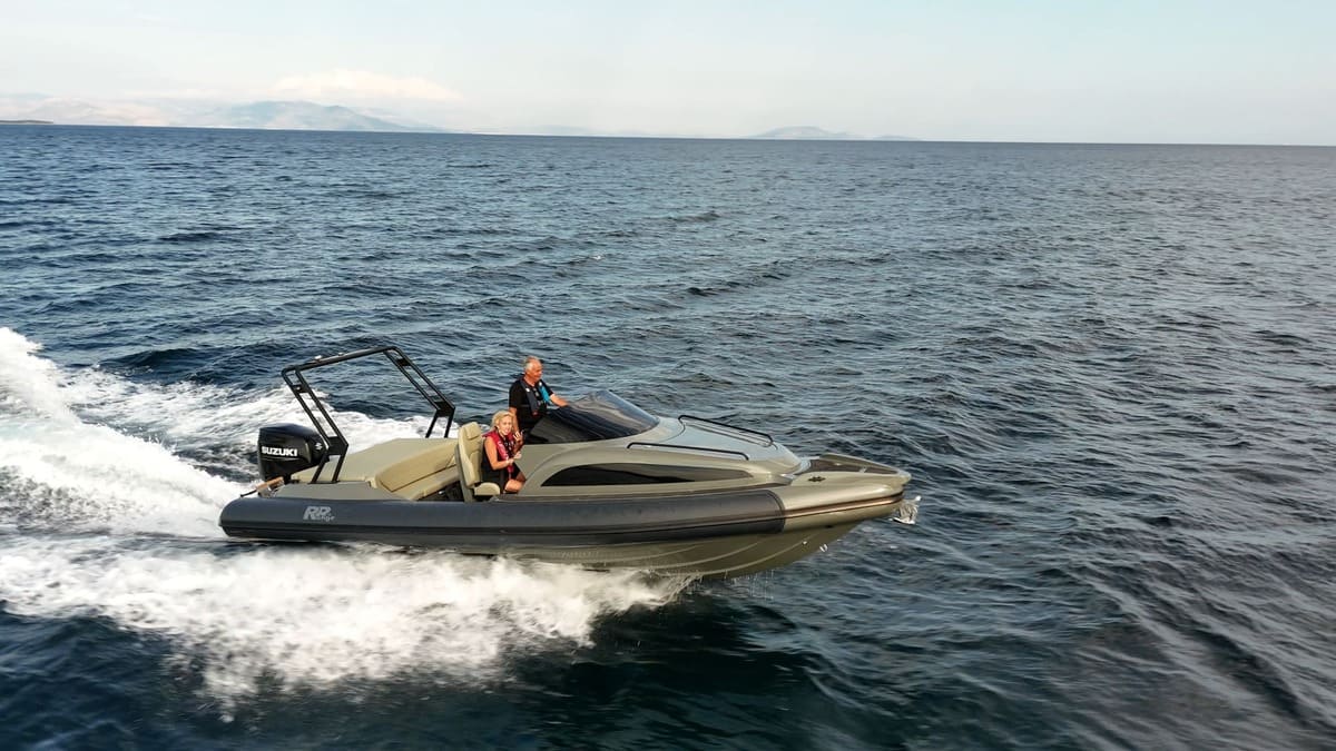 range-rib-sport-cabin-25
